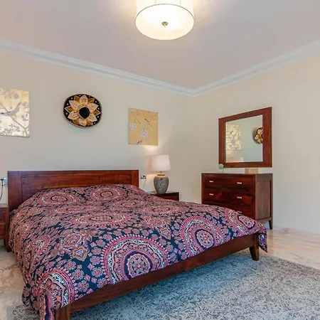 Апартаменты Luxury 2-bedroom Ocean View *