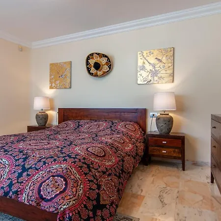 Luxury 2-bedroom Ocean View *