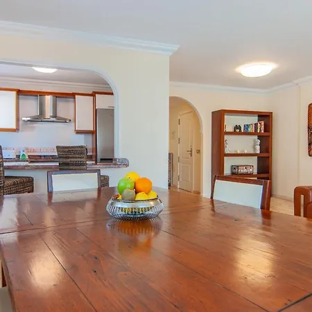 Luxury 2-bedroom Ocean View شقة *