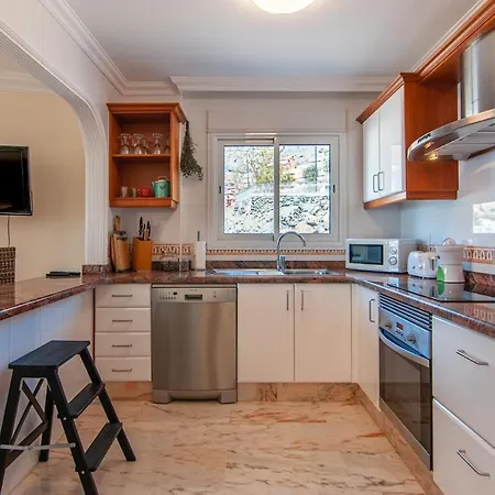 Luxury 2-bedroom Ocean View